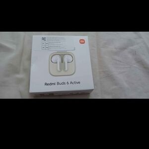 BNIB Xiaomi Redmi 6 White Wireless Earbuds